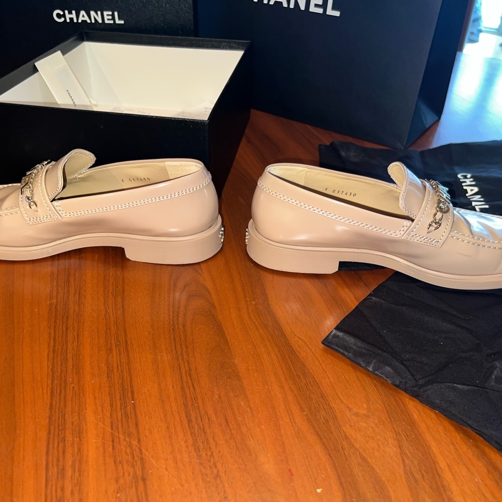 Chanel bonnie cream nude Clyde 20mm loafer flats (for size 9.5-10 feet size 41) - Picture 10 of 16